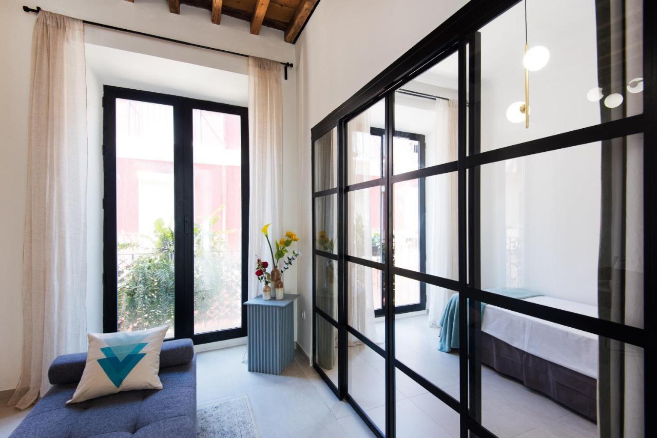 Malaga Tour Apartment- Elegance & Confort In The Historic Center エクステリア 写真